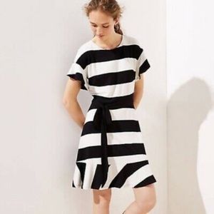 🎬 LOFT 🎬 Black & White Striped Dress  NWT